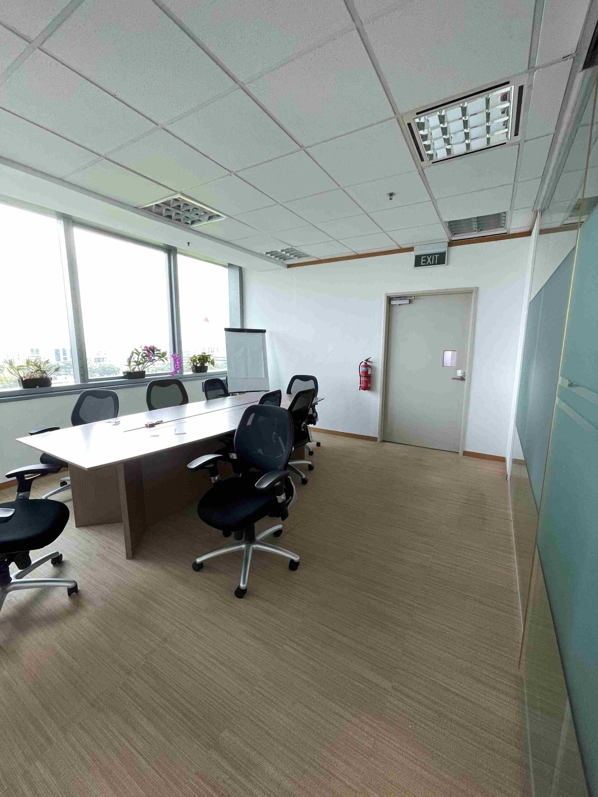 シンガポールでも、日本人目線で働くをデザイン。オフィスのリノベーションの事例紹介ビフォー