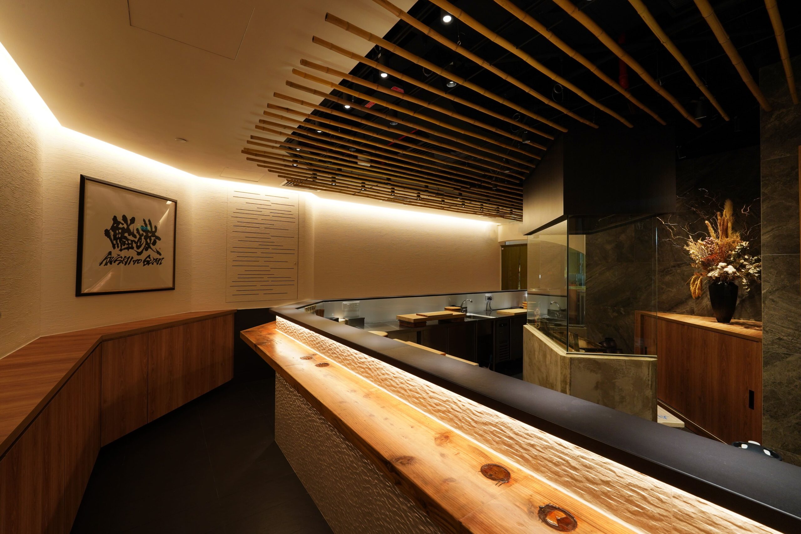 【鮨と炭】シンガポールの立ち食い鮨店舗デザインと施工管理